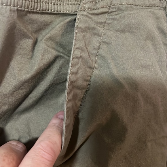 A tan skort   Great for the warm weather. Size 24 - Picture 2 of 7